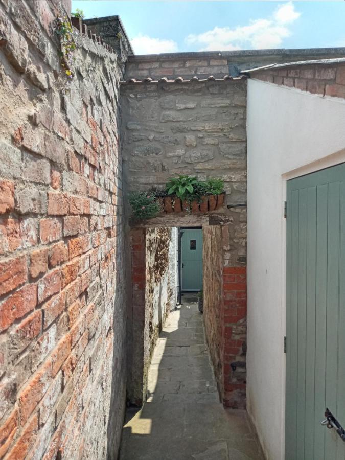 Delighful Self Catering In The Heart Of Глостънбъри Екстериор снимка